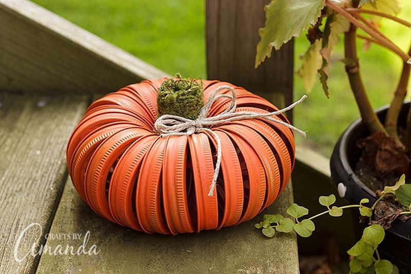 Mason Jar Lid Pumpkins