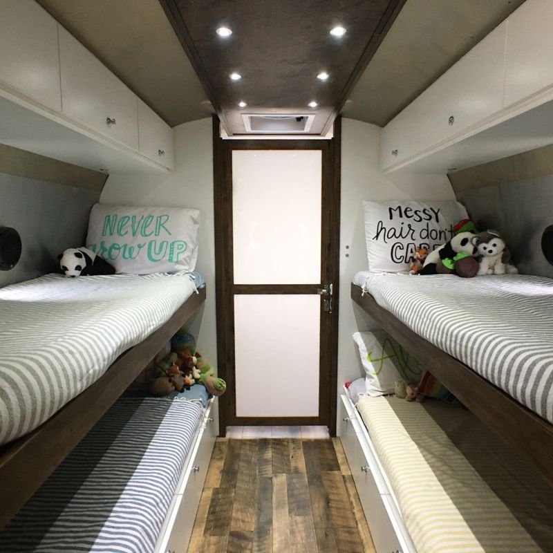 This Renovated Airstream Trailer Houses a Family of Six_29