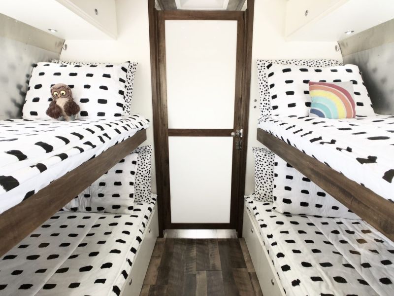 This Renovated Airstream Trailer Houses a Family of Six_29