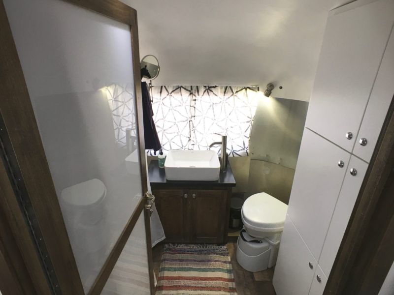 This Renovated Airstream Trailer Houses a Family of Six_29
