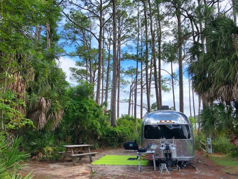 This Renovated Airstream Trailer Houses a Family of Six_29