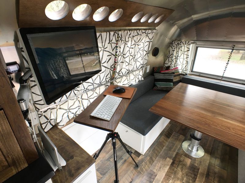 This Renovated Airstream Trailer Houses a Family of Six_29