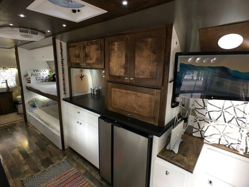 This Renovated Airstream Trailer Houses a Family of Six_29