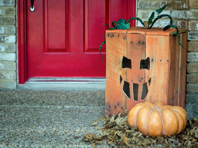 pallet wood pumpkin