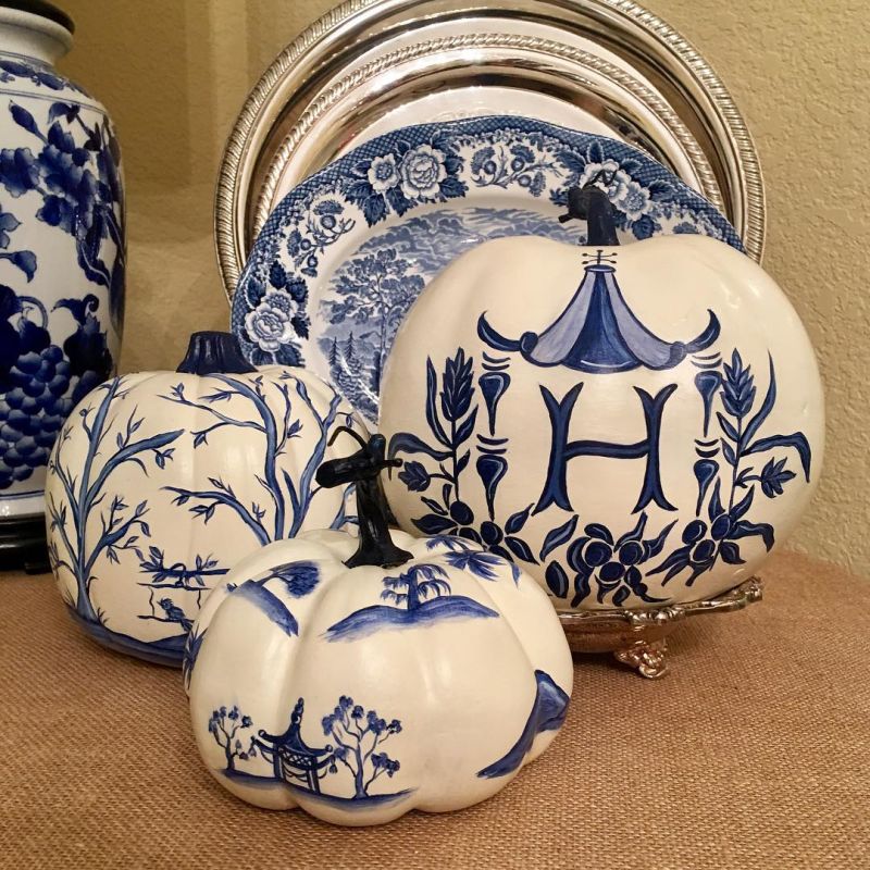 Chinoiserie Pumpkins are the Classiest Halloween Decorating Trend 