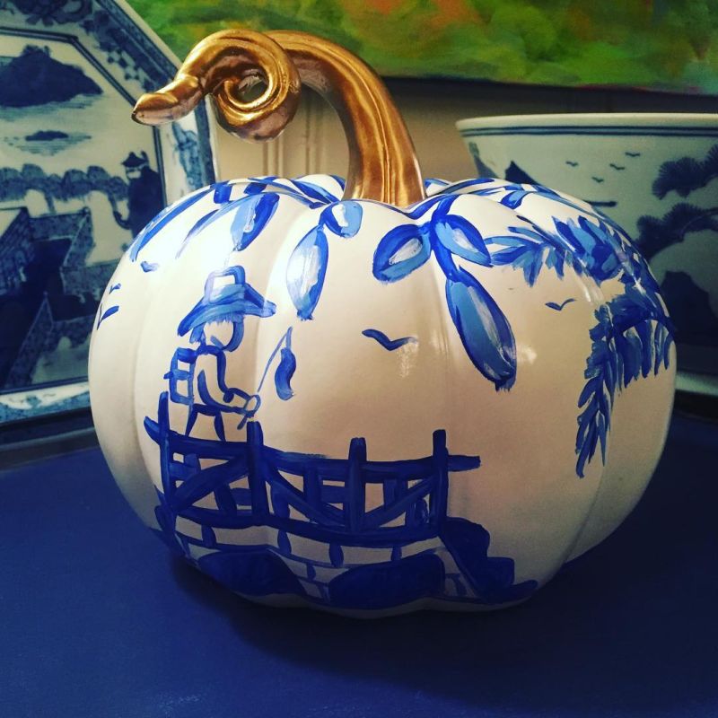 Chinoiserie Pumpkins are the Classiest Halloween Decorating Trend 