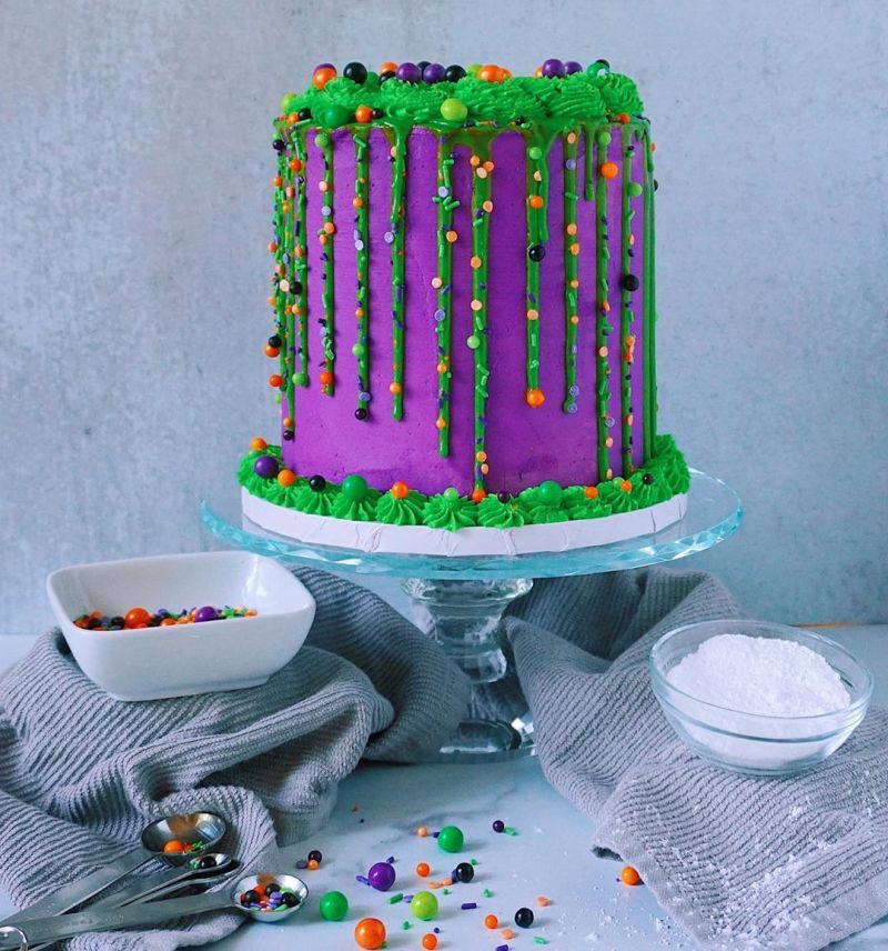 dripping Halloween cake ideas