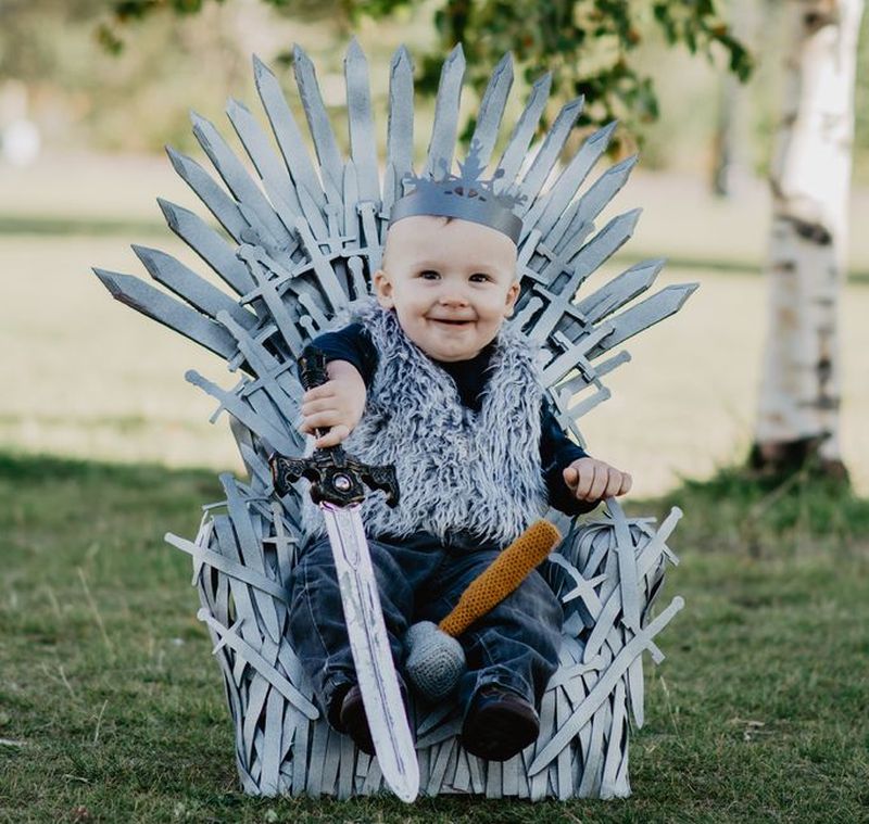 Easy DIY: Make a Baby-Sized Iron Throne using Craft Foam and Baby Chair 