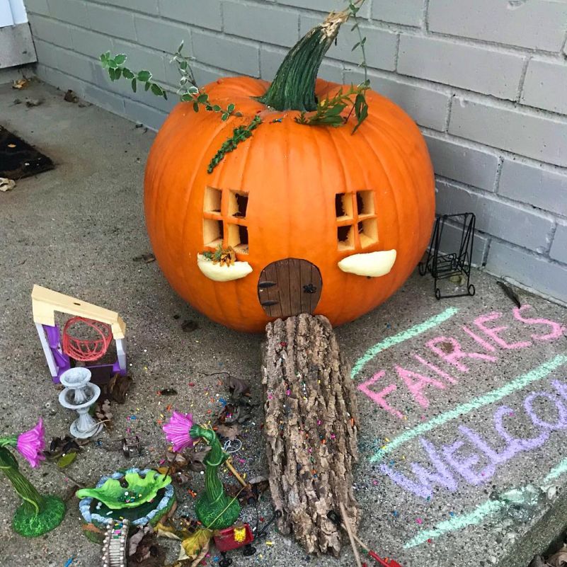 Ideas for DIY Pumpkin Fairy House /Garden for Halloween