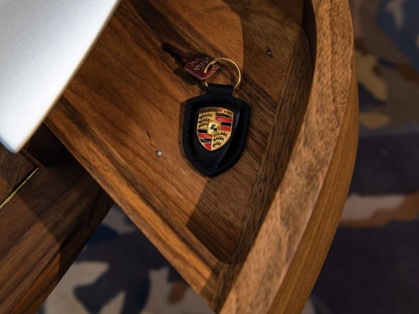 Porsche-Writing-Desk-By-3-GJB-17