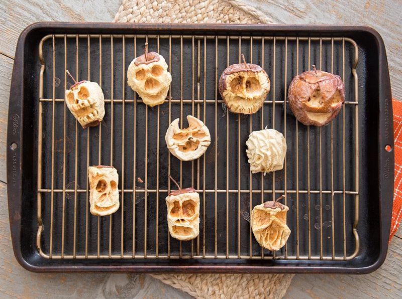 shrunken apples heads carving for halloween 