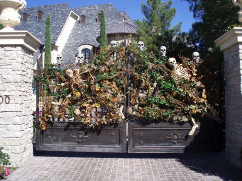 skeleton front gate Halloween decoration