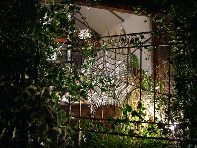 DIY spider web front gate Halloween decoration