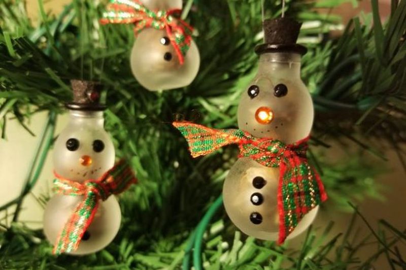 65+ DIY Christmas Ornaments With Things Around The House