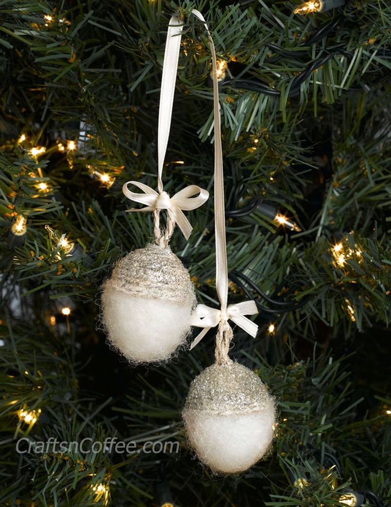 DIY Needle-Felted Acorn ornaments 