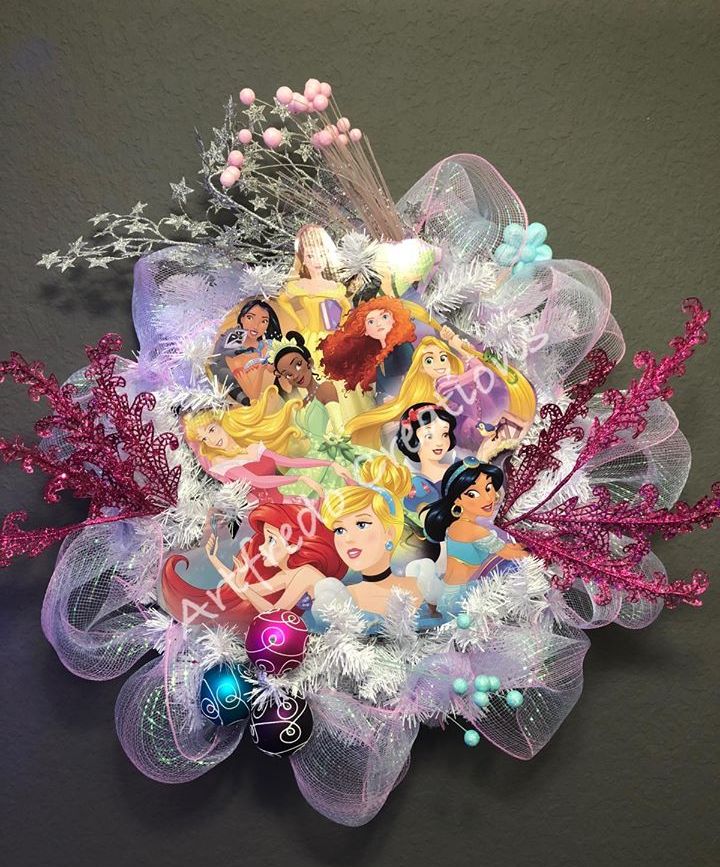 Disney-Themed Christmas Tree by Alfredo Majuri Vargas