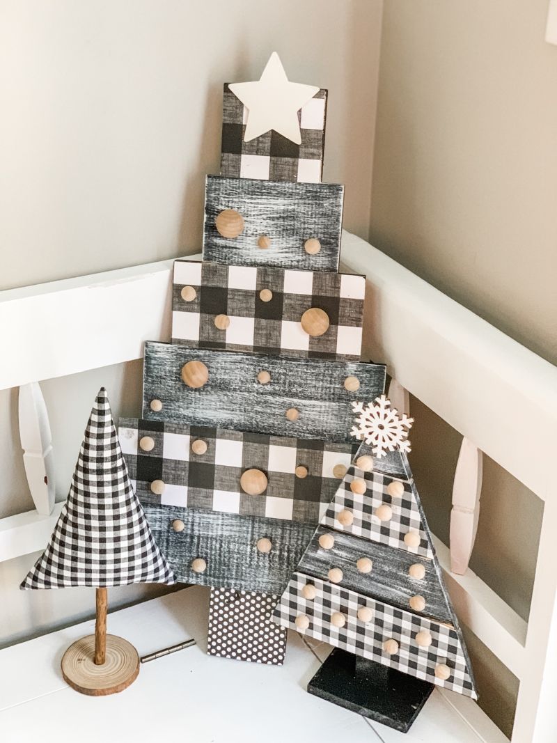 Easy DIY pallet wood Christmas Tree