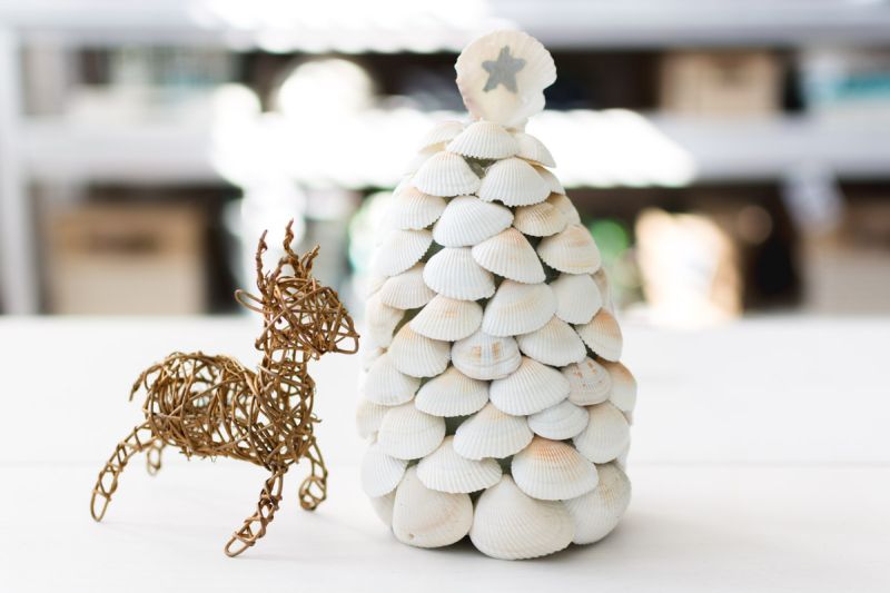 mini Christmas Trees from Seashells 