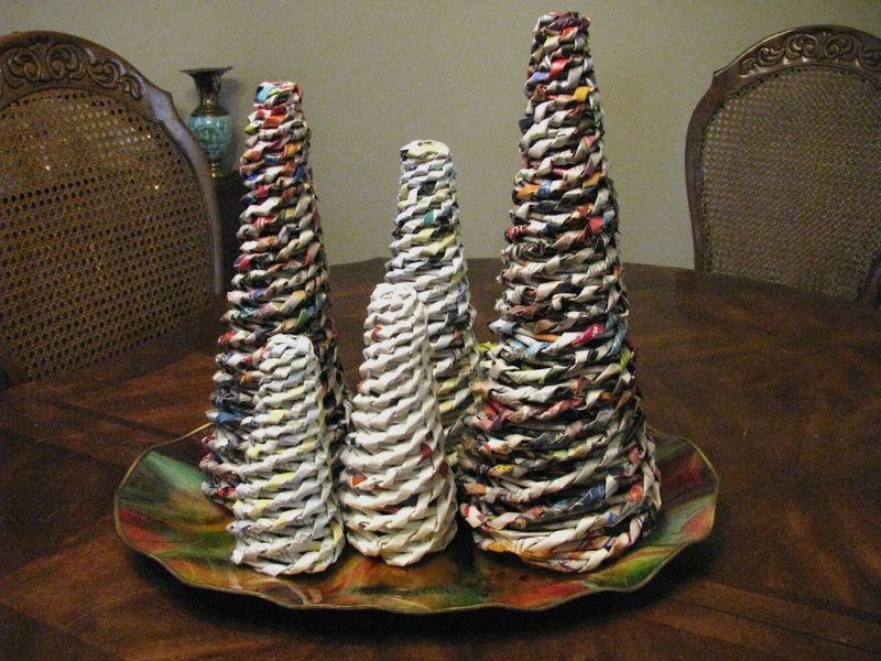 Tabletop Christmas tree from Newpapers