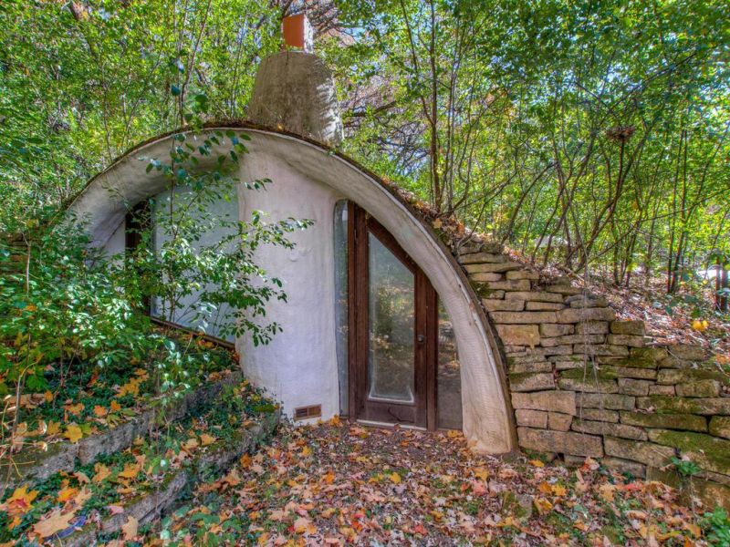 70s Earth Berm House in Wisconsin is Out for Sale 