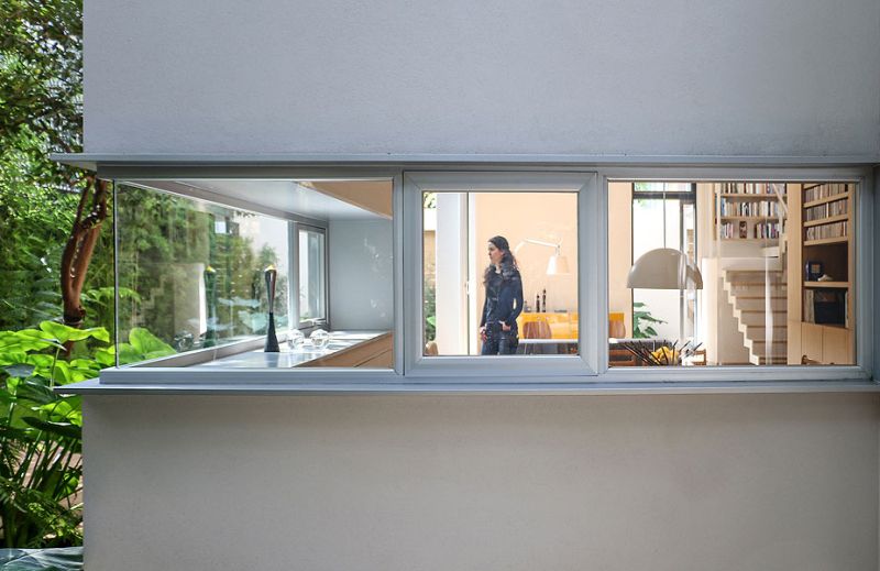 corner windows in kitchen  