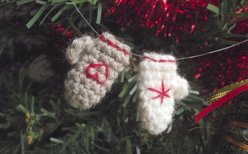 crocheted mini mittens Christmas tree ornamentcrocheted mini mittens Christmas tree ornament