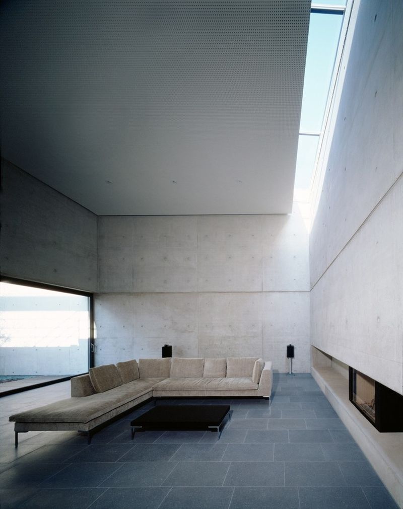 Modern skylight windows design for living room 