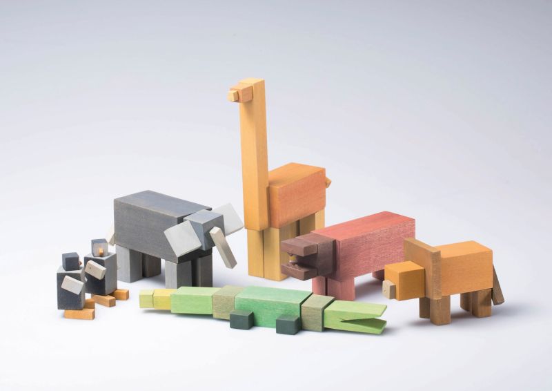 A Day at the Zoo – magnet-powered building blocks by Julian Marticke