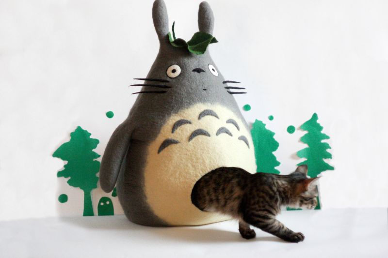 Felt Cat Houses Shaped like Animals, Pumpkins, & More!