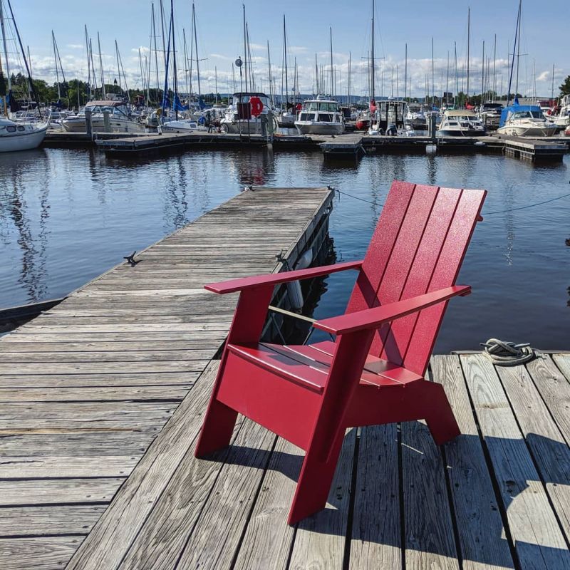 Loll Designs’ Outdoor Furniture Made from Recycled Plastic 