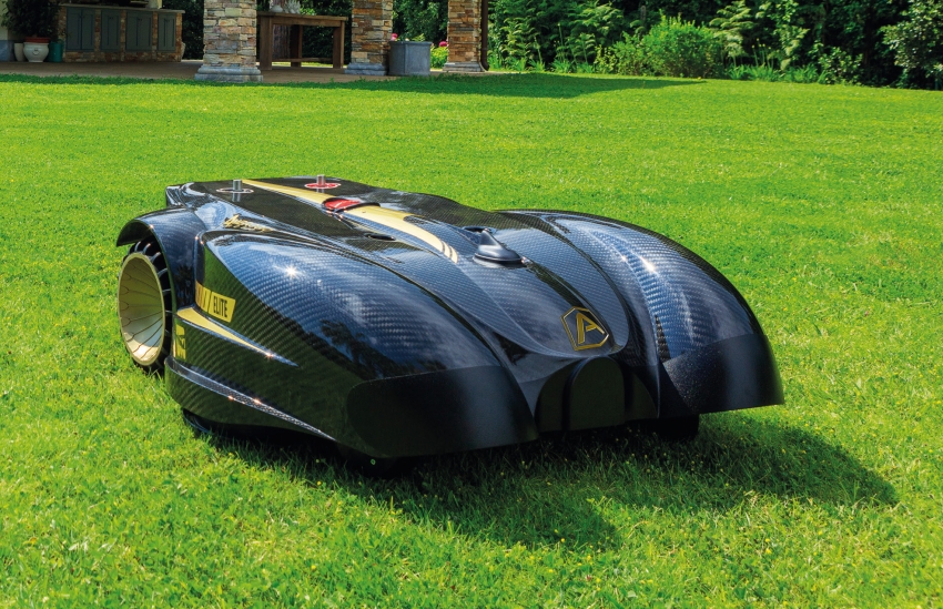 Ambrogio L400i B robotic lawn mower