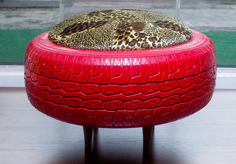 Nigerian Woman Turns Used Tires into Furniture 