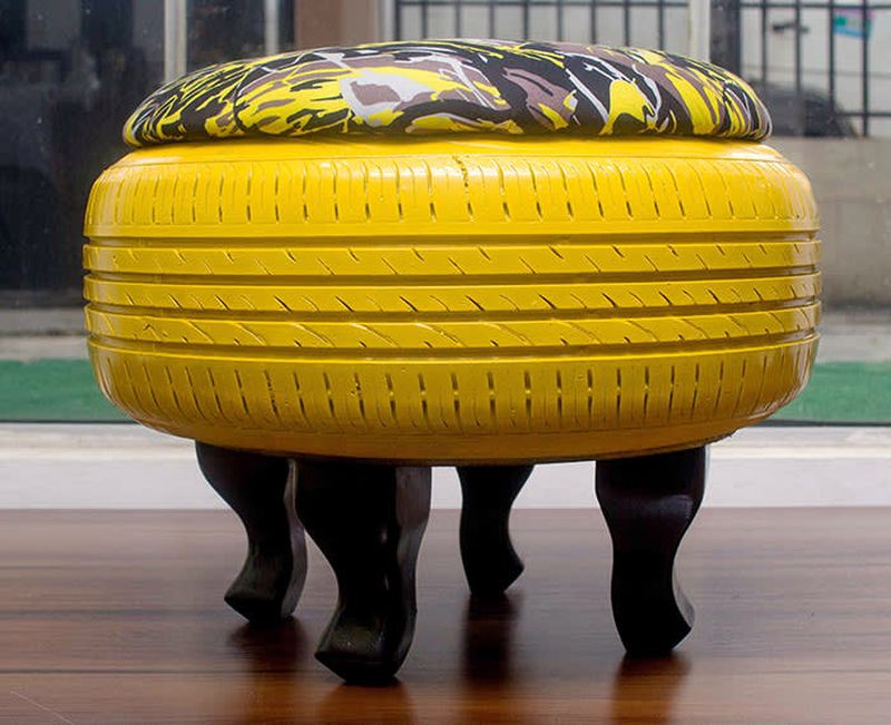 Nigerian Woman Turns Used Tires into Furniture 