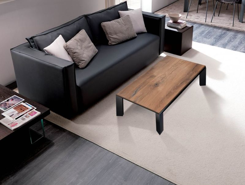 Ozzio Italia’s Metrino Height-Adjustable Coffee Table