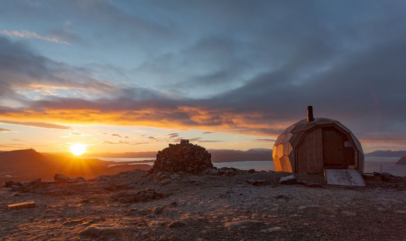 SPINN Arkitekter Builds Daytrip Hiking Cabins in Hammerfest, Norway