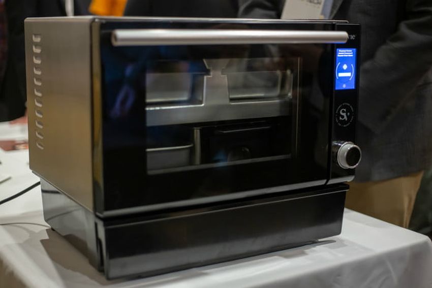 https://www.homecrux.com/wp-content/uploads/2019/01/suvie-smart-oven-2-700x467-c.jpg