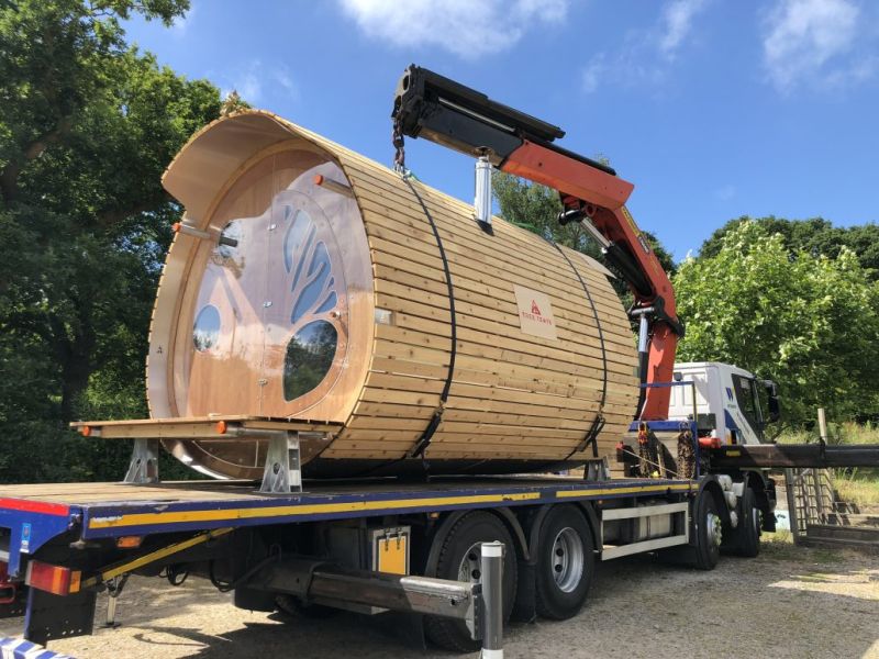 Fuselage glamping cabin 