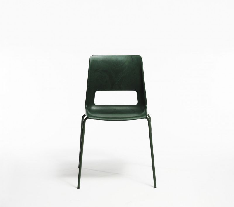 Snøhetta Makes S-1500 Chair Out of Recycled Plastic and Steel 