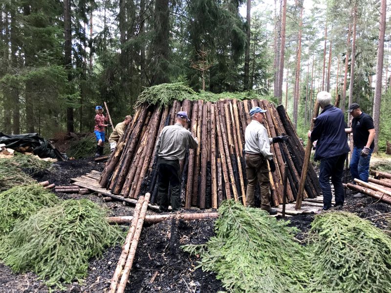 You can Rent These Incredible Eco Huts in Kolarbyn Ecolodge, Sweden 