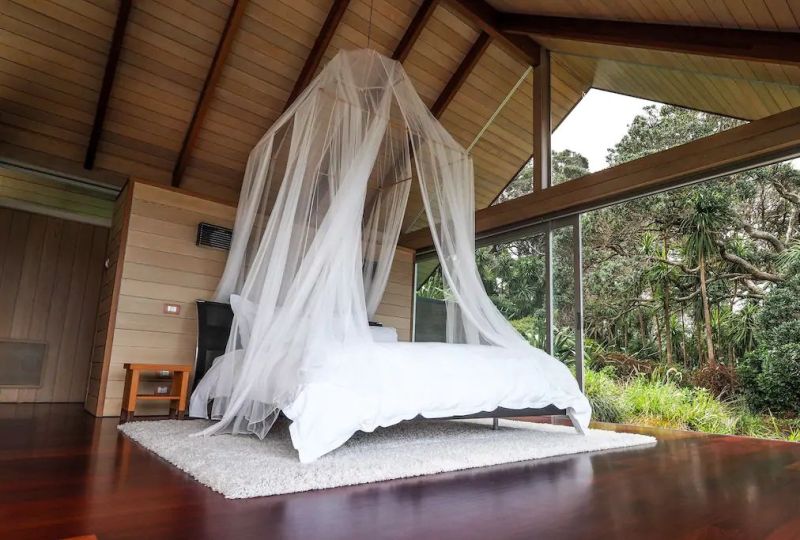 Glass house rental in Whangarei, New Zealand 