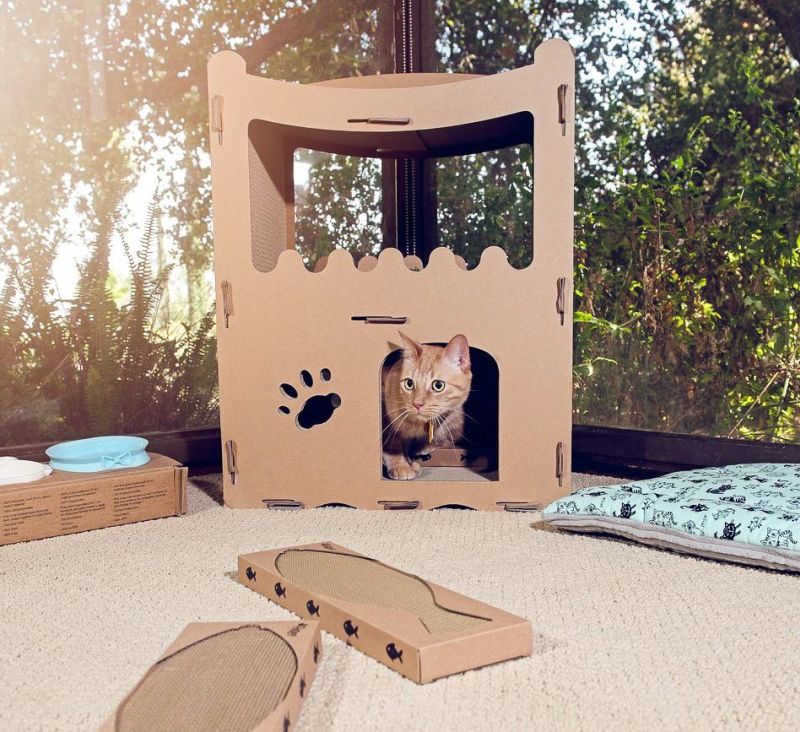 Petique’s Cat Penthouse with Multiple Scratch Pads and Lounging Roof