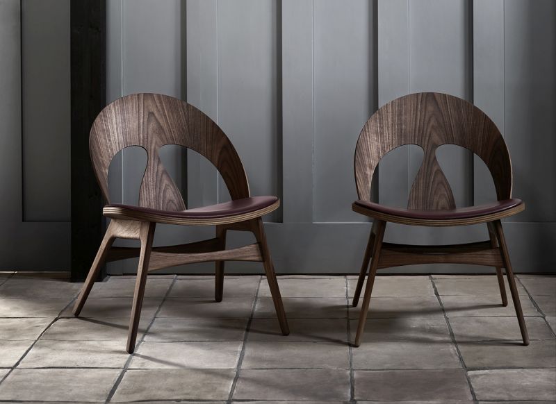 Carl Hansen & Søn Reproduces Iconic Contour Chair by Børge Mogensen 