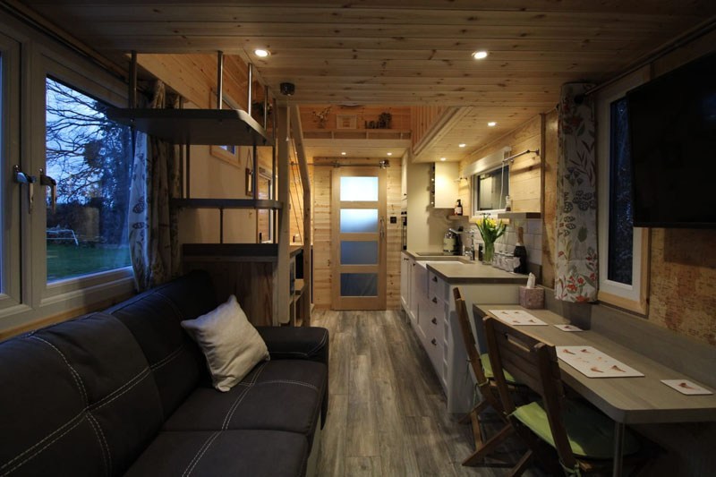 Chris Marsh Saves On Monthly Bills by Shifting to Self-Built Tiny House on Wheels 