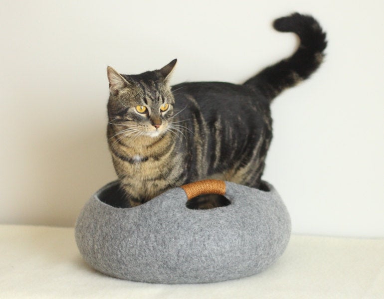 Elevele Felted Cat Bed