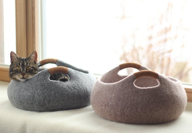 Elevele Felted Cat Bed