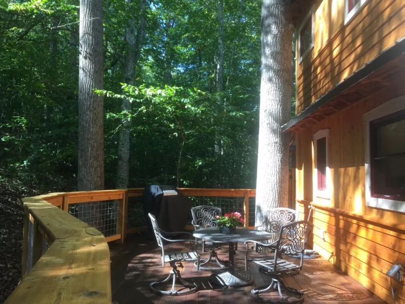 You can Book This Luxury Treehouse Rental in Ashville on Airbnb 