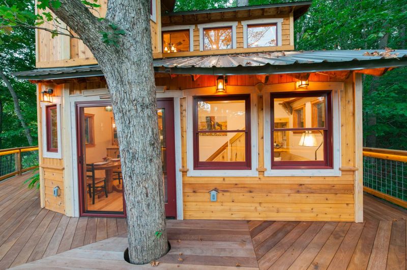 You can Book This Luxury Treehouse Rental in Ashville on Airbnb 