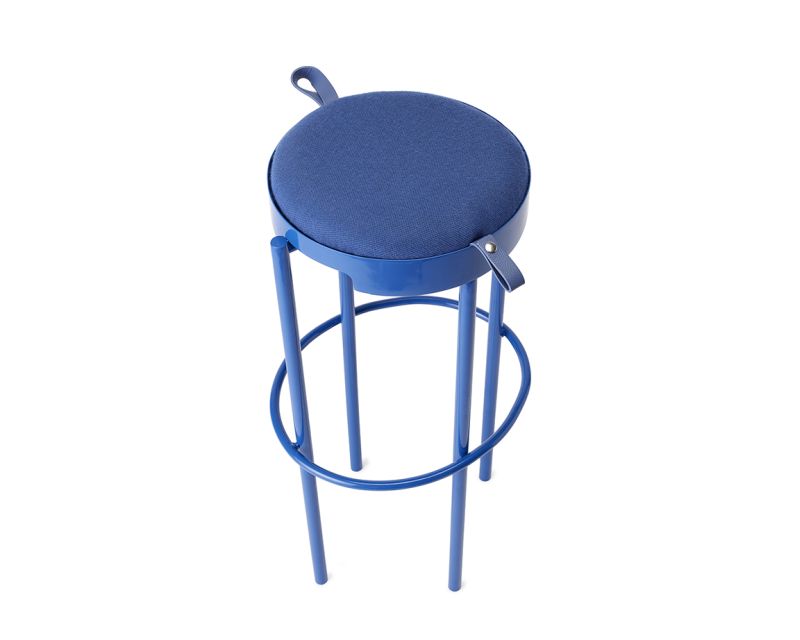 Leadoff Studio’s Hanging Stool Takes Cue from Standing Desks