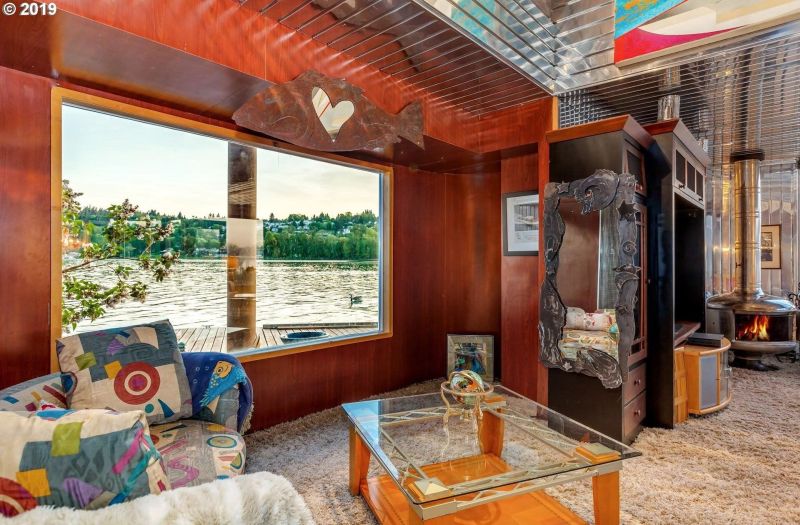 This Two-Story Floating House in Oregon is Up for Sale