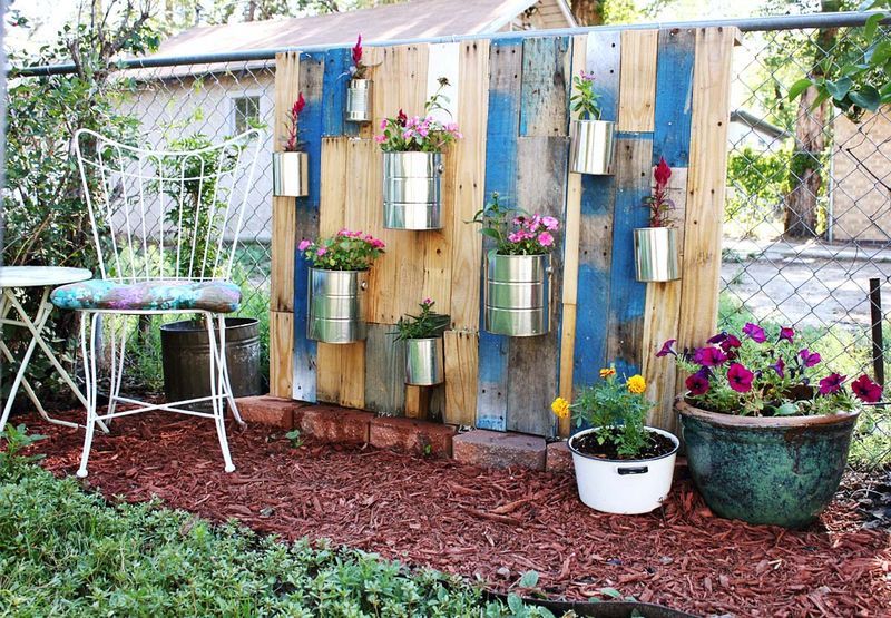 Creative planter ideas for small garden 